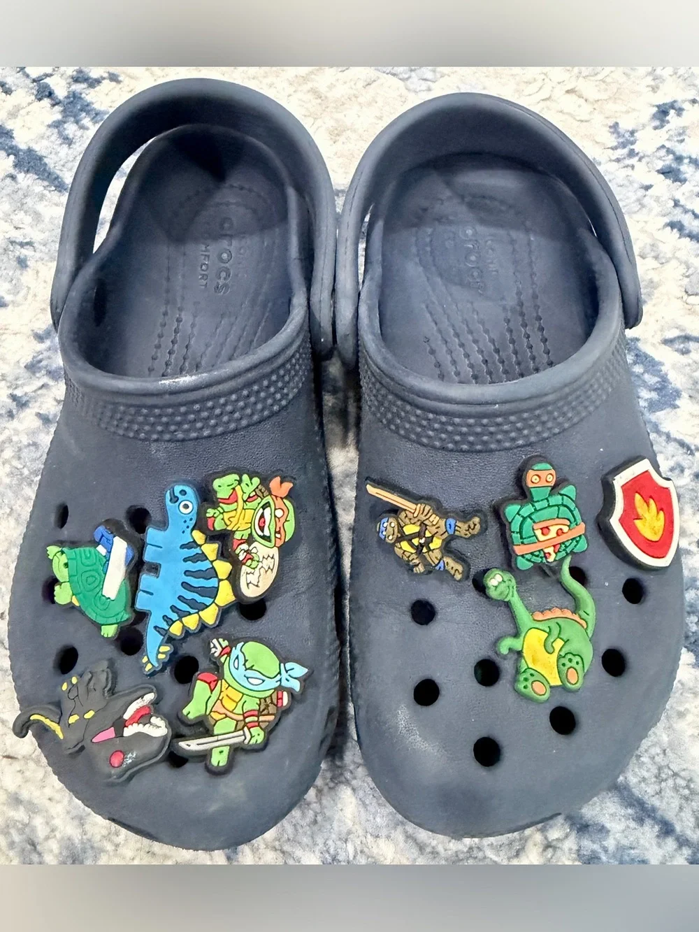 CROCS Little Kids Navy Blue Classic Clogs with Cartoon Jibbitz Charms Size 12